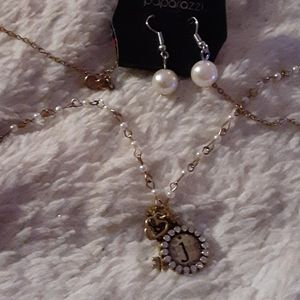 Necklace earring set